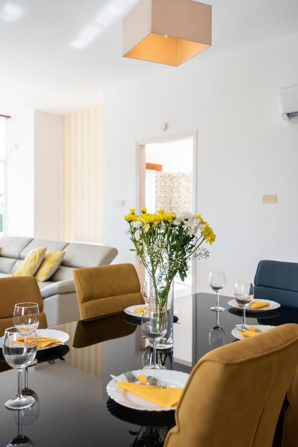 Villa Savoya Sunrise By Ezoria Villas Korall-öböl Kültér fotó