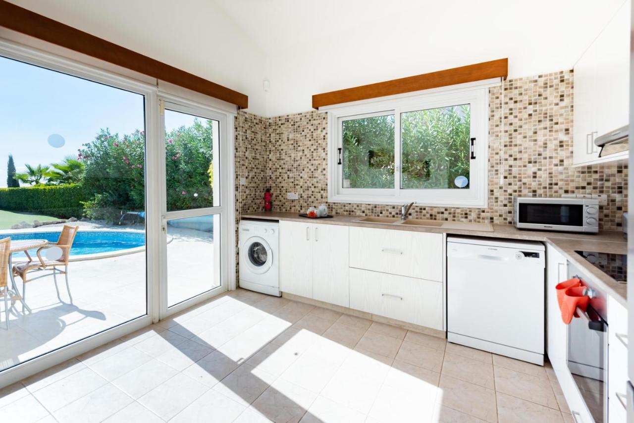 Villa Savoya Sunrise By Ezoria Villas Korall-öböl Kültér fotó