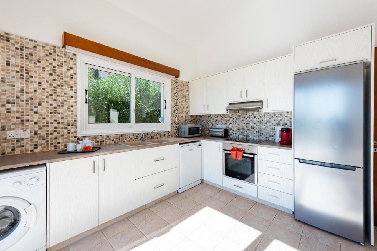 Villa Savoya Sunrise By Ezoria Villas Korall-öböl Kültér fotó